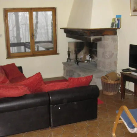 Casa Nel Bosco Alle Macinaie Apartment
